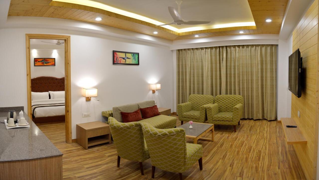 The Orchard Greens Resort - A Centrally Heated Property Manāli Exteriör bild