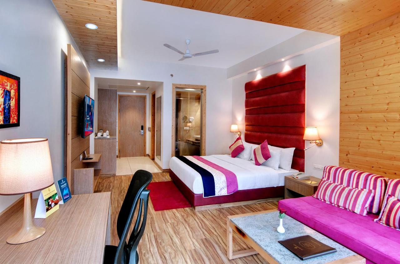 The Orchard Greens Resort - A Centrally Heated Property Manāli Exteriör bild